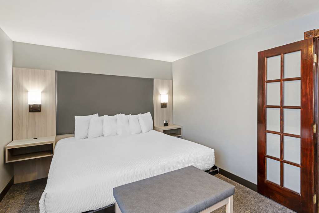 Best Western Plus Weston Inn - photo 17