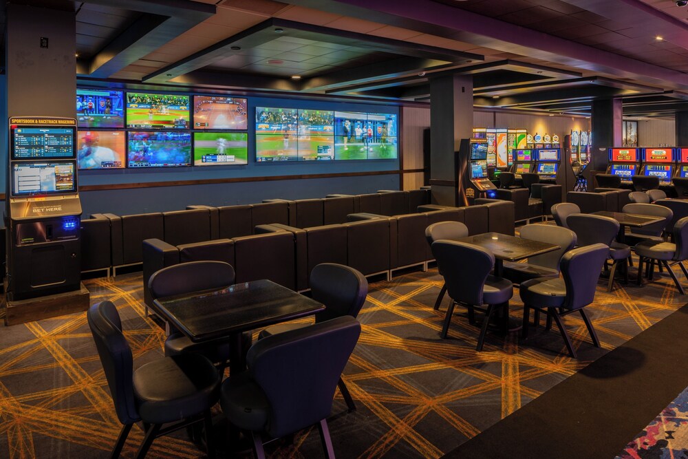 Golden Nugget Hotel & Casino Lake Tahoe - photo 19