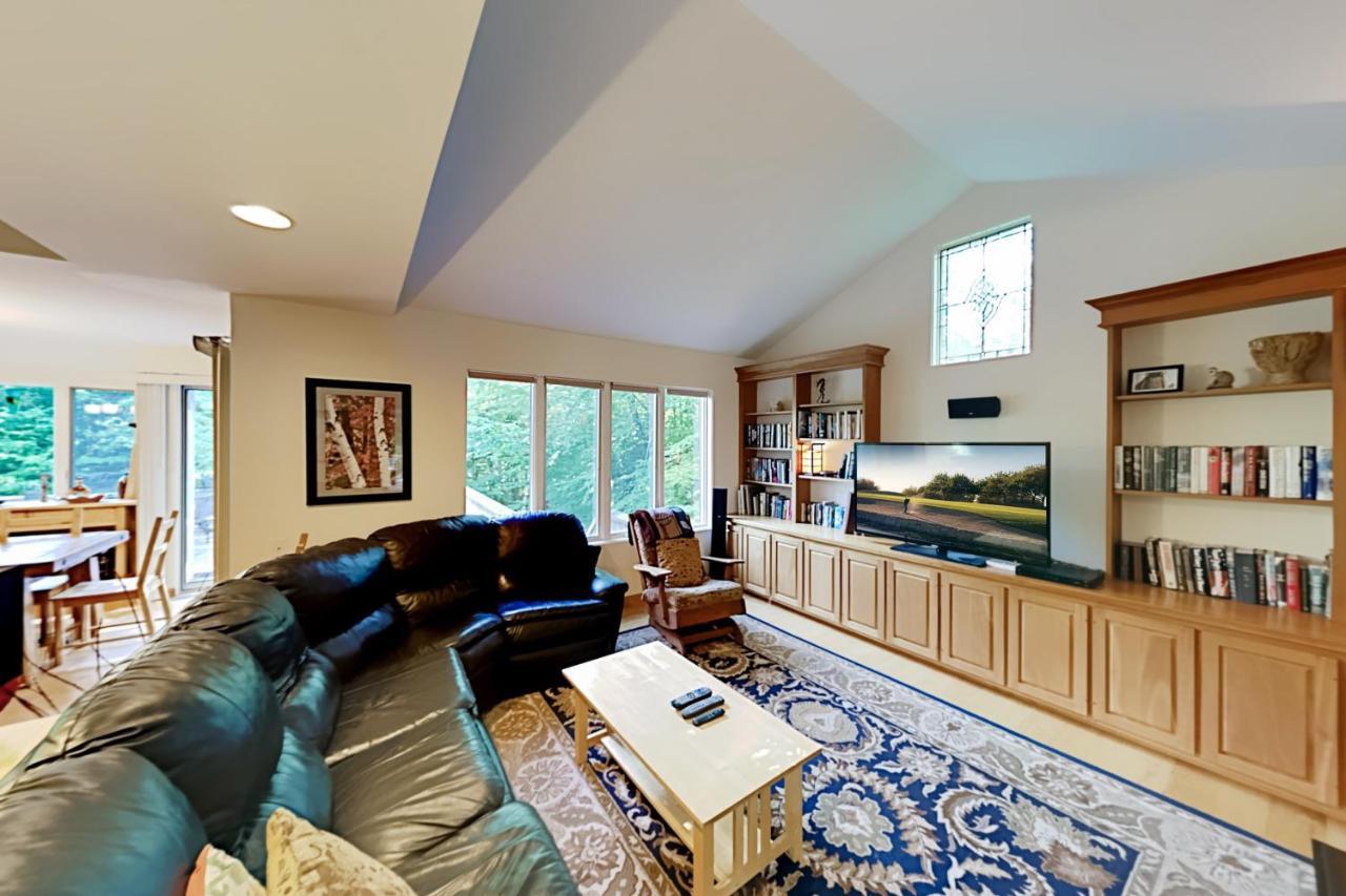 Adventure Basecamp - carbon neutral hotel in Stowe