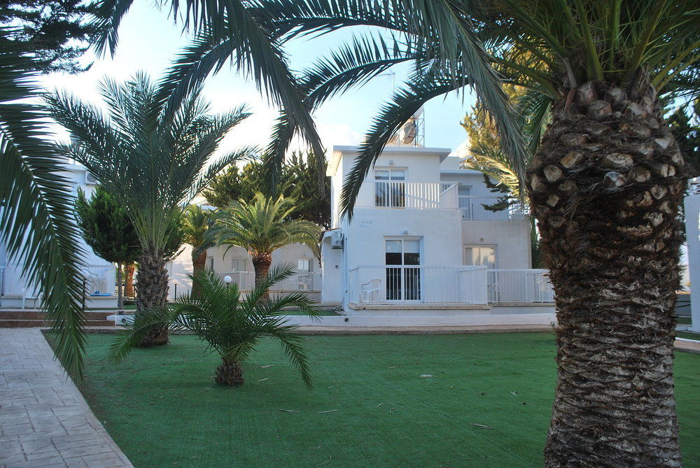 Flisvos Beach Apartments — 4-Star Luxury Hotel in Protaras, Cyprus