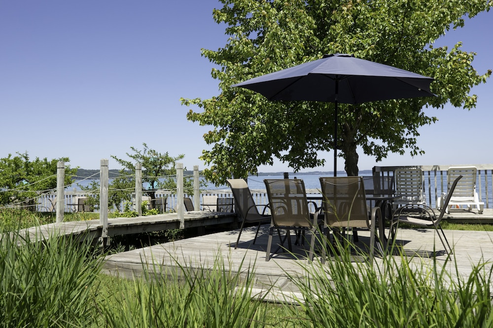 Brio Beach Inn - photo 31