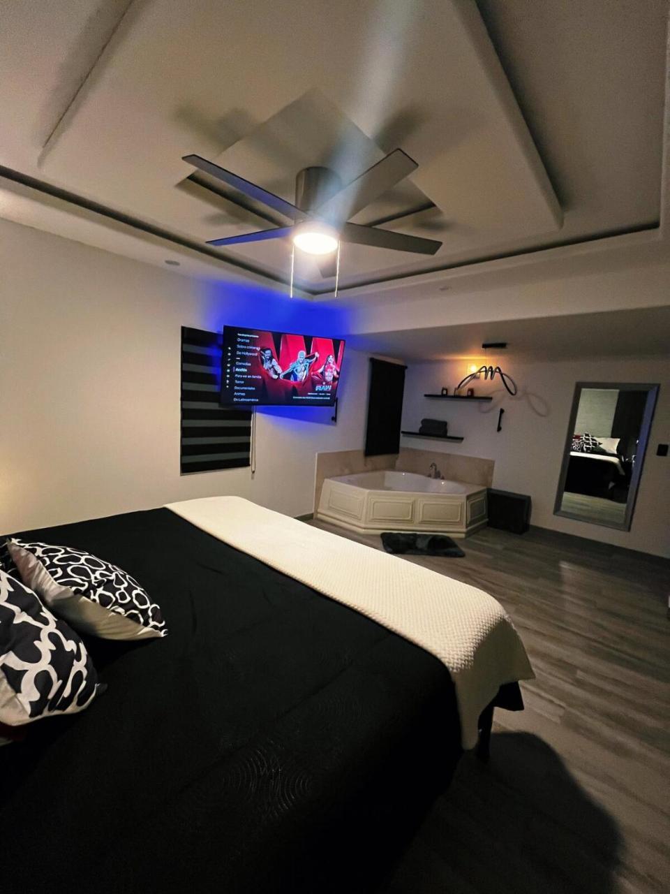 AXEL Suites Diamante Jacuzzi — Ciudad Delicias — photo 4