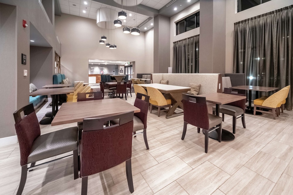 Hampton Inn & Suites Santa Maria - photo 25