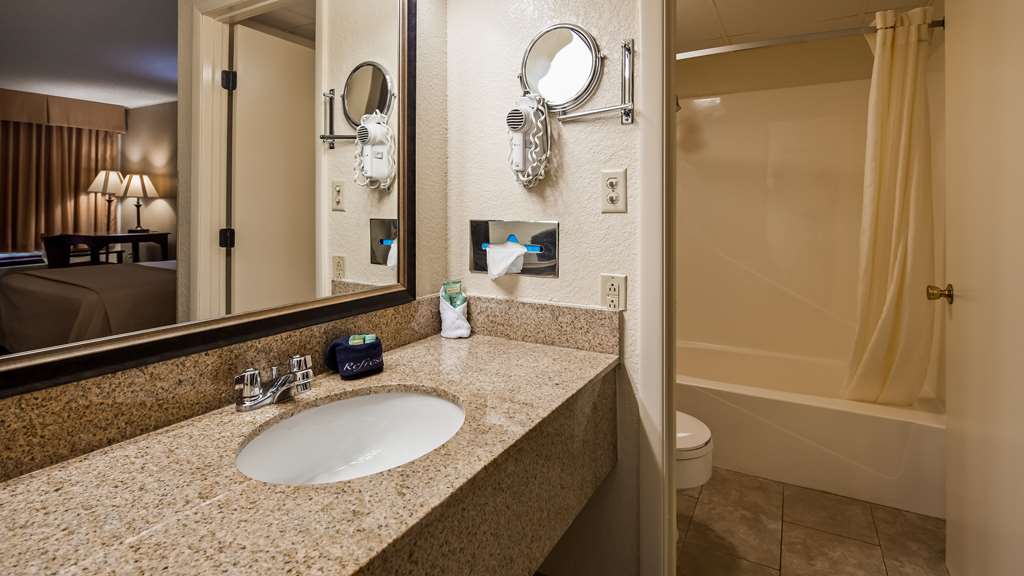 Best Western Center Pointe Inn - photo 30