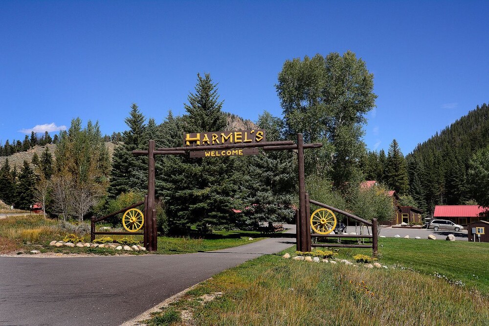 Harmel 's Ranch Resort - last minute hotel in Almont
