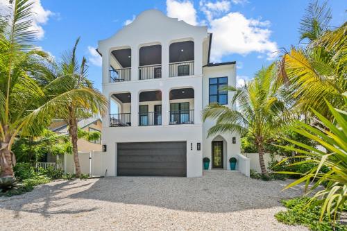 yyMeet Me at Sunset in Anna Maria, United States