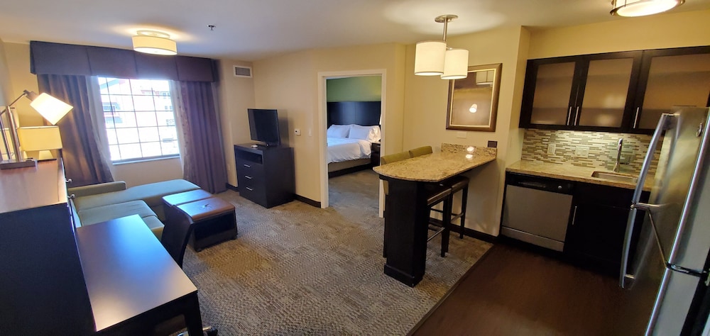 Staybridge Suites Eau Claire Altoona by IHG - photo 23