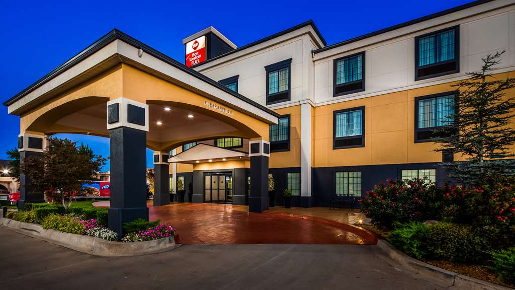 Best Western Plus Barsana Hotel & Suites - photo 10