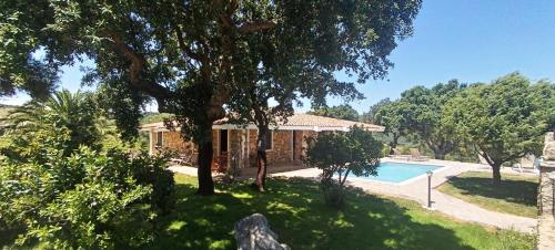 Villa De La Seliga — 4-Star Luxury Hotel in Luras, Italy
