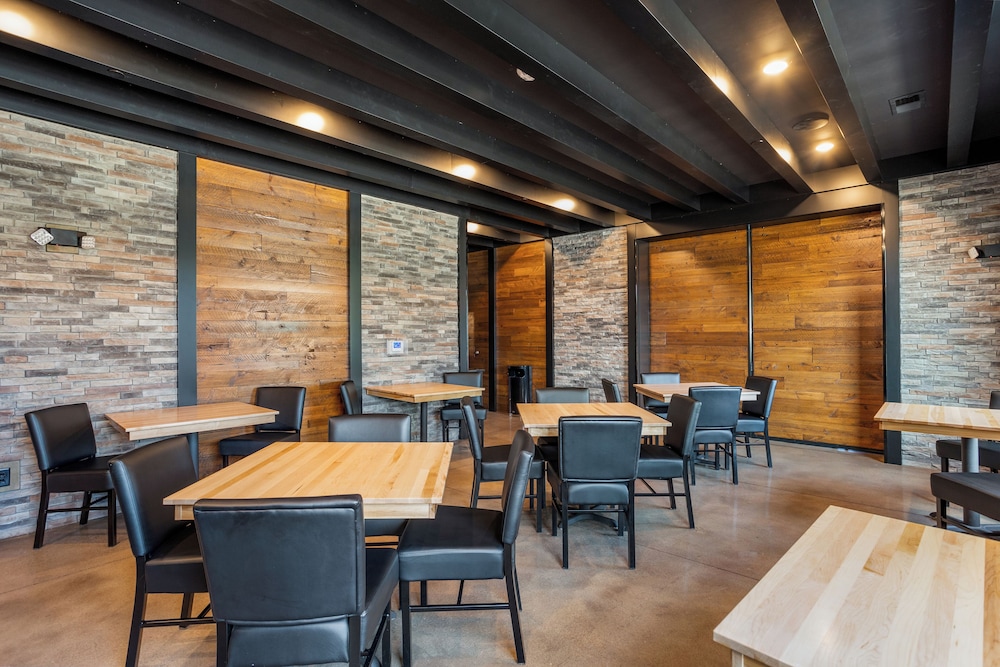 Cobblestone Hotel & Suites Ottumwa - photo 34