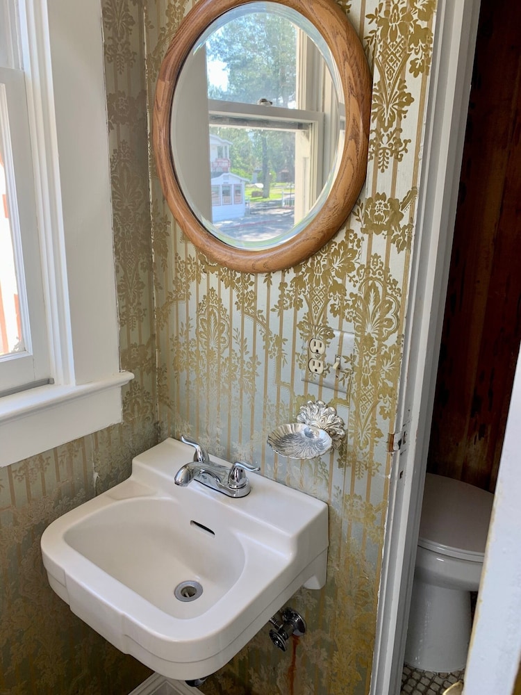 The Bodie Hotel - photo 20