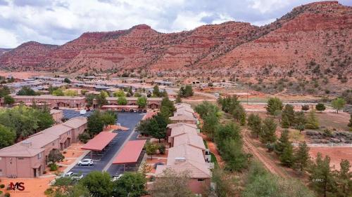 3BR 2BA Townhome with Pool Patio WiFi Washer Dryer — 4-Star Luxury Hotel in Kanab, United States