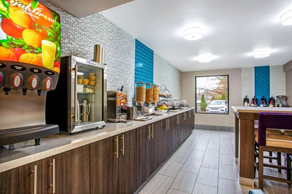 La Quinta Inn by Wyndham Radford - photo 27