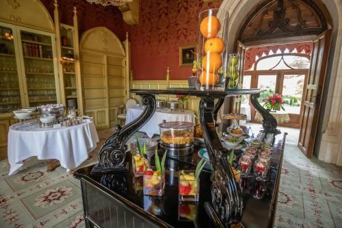 Château de Mirambeau — 5-Star Luxury Hotel in Mirambeau, France