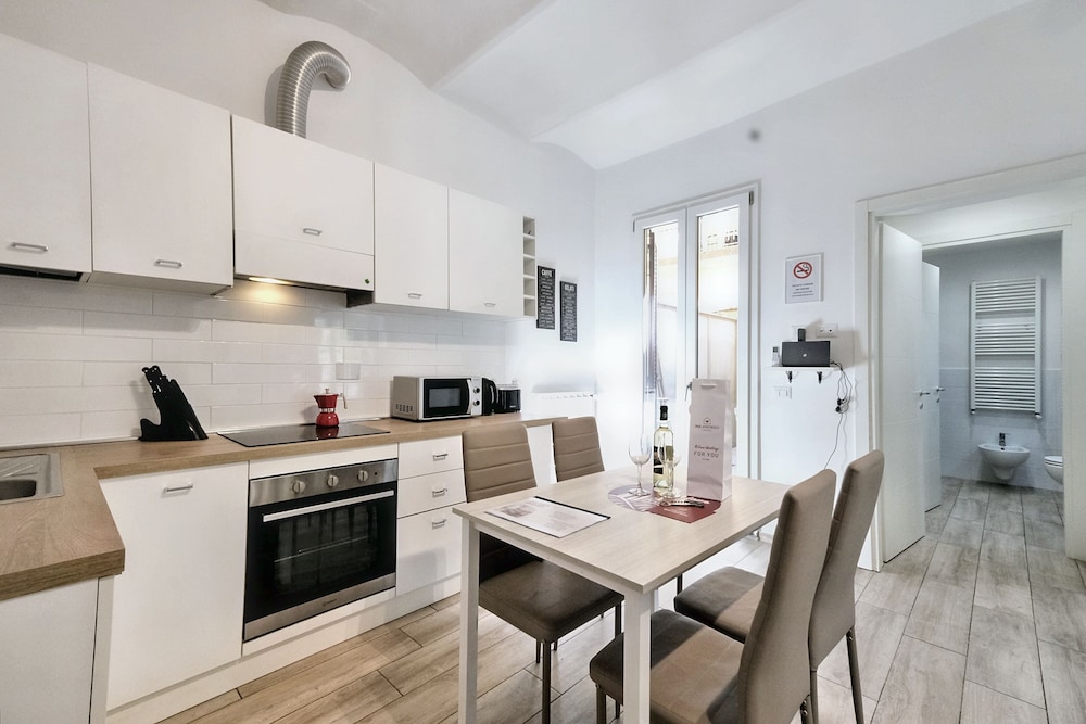 Wine Apartments Florence Bardolino — 4-Star Luxury Hotel in Florence, Italy