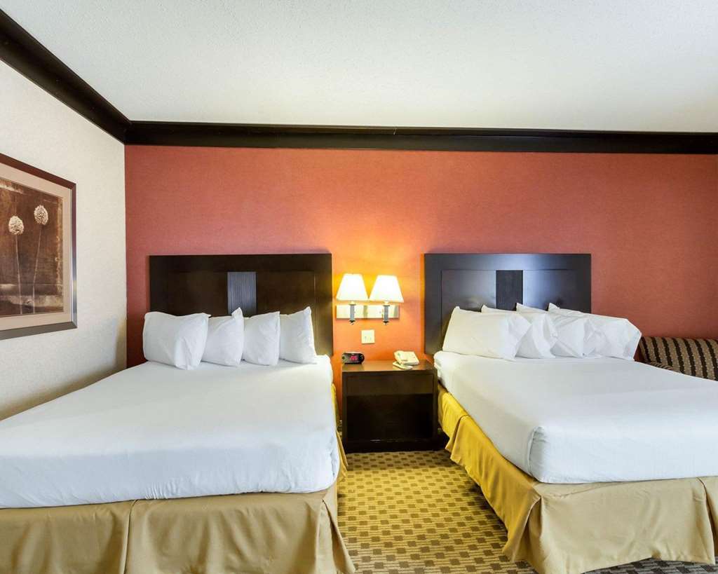 Quality Inn & Suites Oakwood Village Cleveland South - photo 20