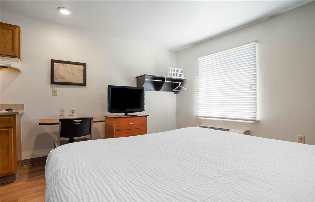 Extended Stay America Select Suites Tampa Brandon East - photo 13
