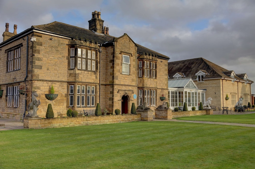 Rogerthorpe Manor Hotel BW Signature Collection — hotel in Pontefract