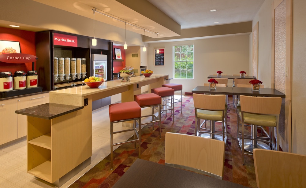 Towneplace Suites by Marriott Cincinnati Blue Ash - photo 29
