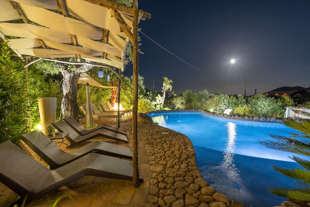 Casa del Sole Chambres d'Hotes de Charme — 4-Star Luxury Hotel in Sari-Solenzara, France