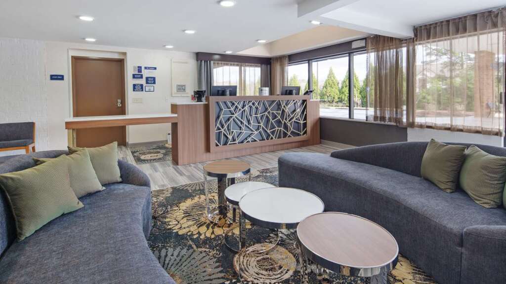 Econo Lodge - carbon neutral hotel in Marietta