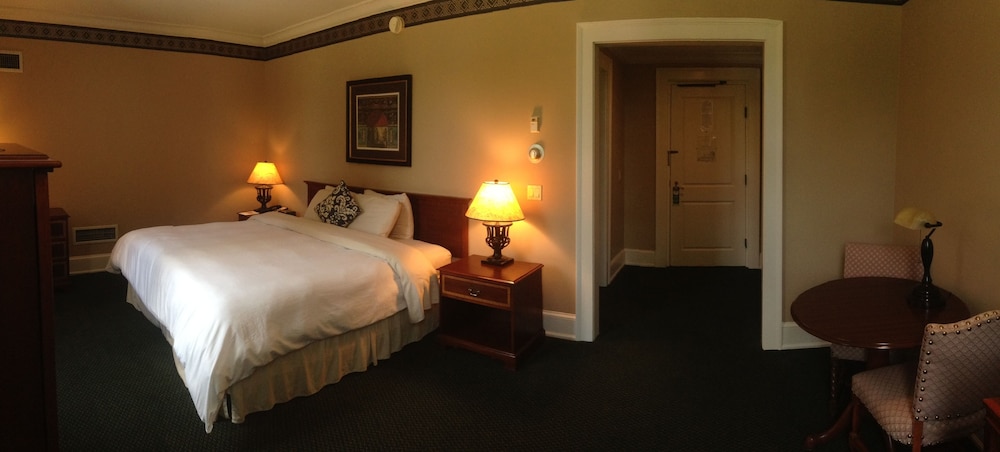 Bertram Inn at Glenmoor - photo 2
