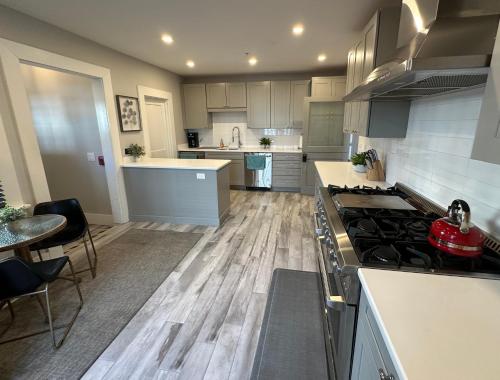 Entire Modern 7 Unit 7 Bath Boutique Inn - photo 22