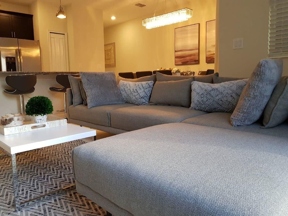 1556 PD Poolside Bliss: Enchanted 4BR Townhome - photo 30
