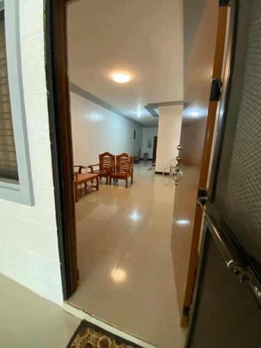 Bulova apartment #3 — 5-Star Luxury Hotel in Quezon, Philippines
