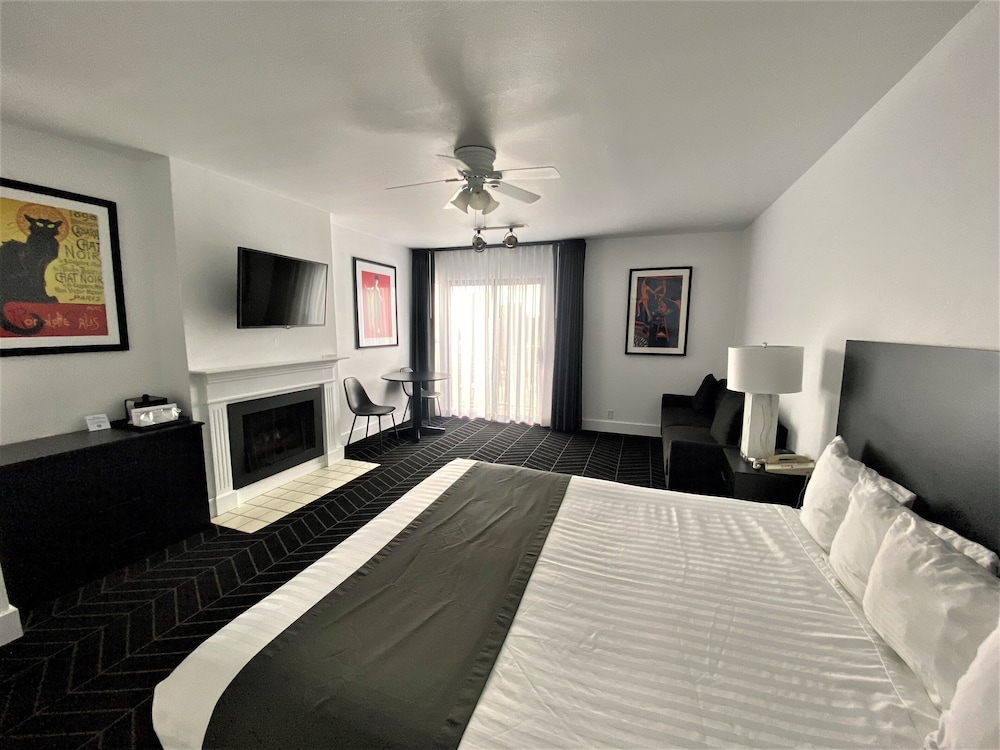 Masterpiece Hotel - photo 24