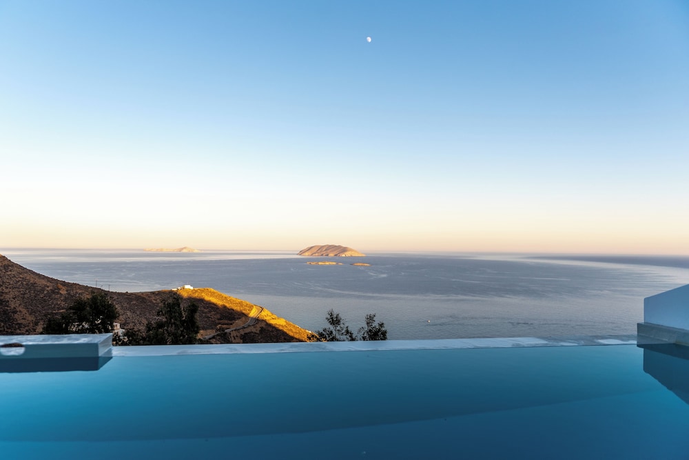 Althea Anafi Suites — hotel in Anafi