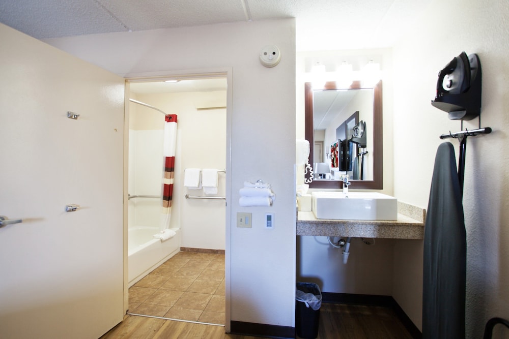 Red Roof Inn PLUS Nashville Fairgrounds - photo 22