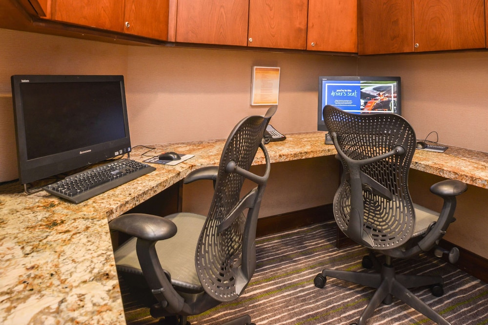 Hilton Garden Inn Yuma Pivot Point - photo 35