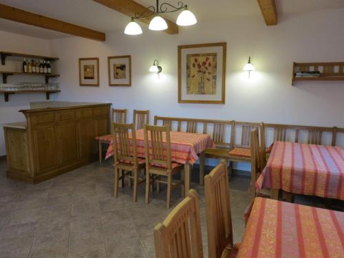 Penzion Selsky dvur in Police Nad Metuji, Czech Republic