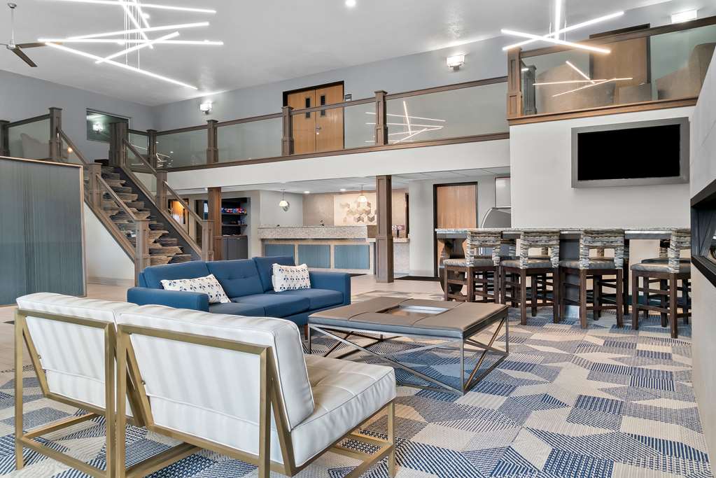 Best Western Plus Flint Airport Inn & Suites - photo 10