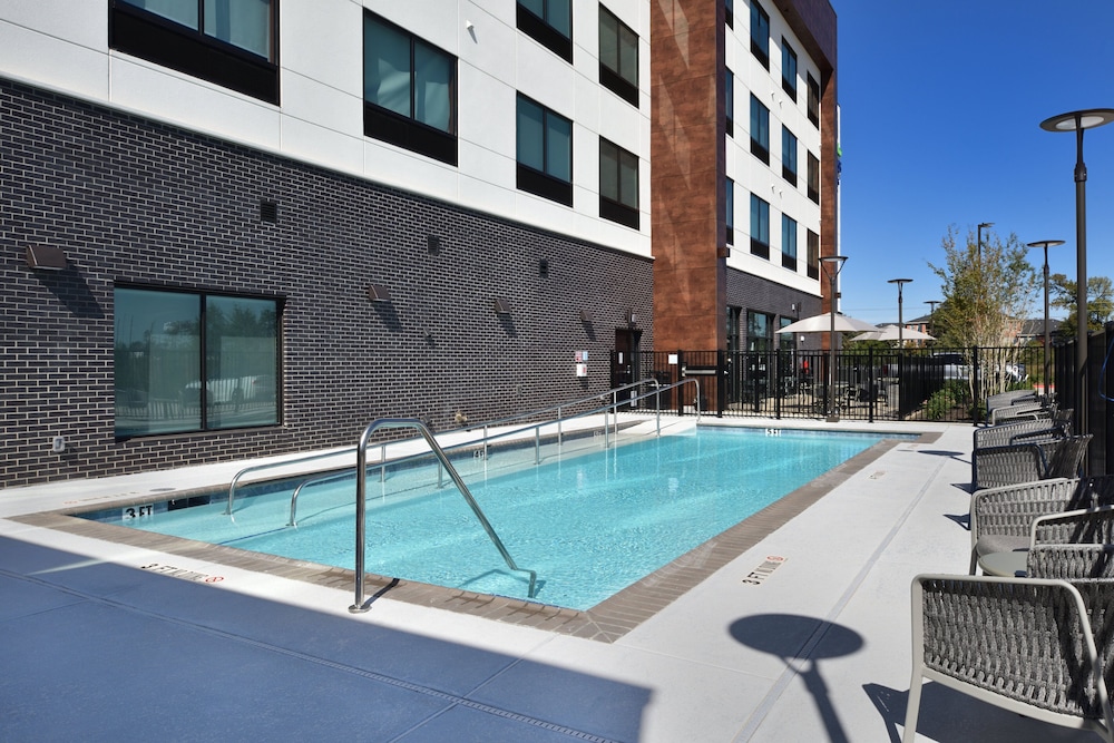 Holiday Inn Express & Suites Spring Woodlands Area by IHG - photo 17