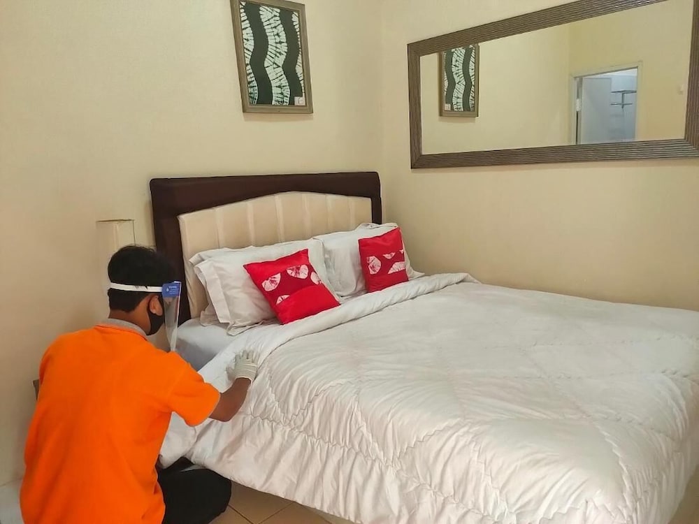 Perfect Double Room With Ac in Center Bogor — Bogor — photo 5