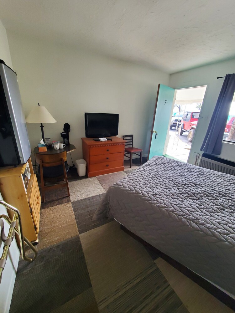 Southwest Motel - photo 16