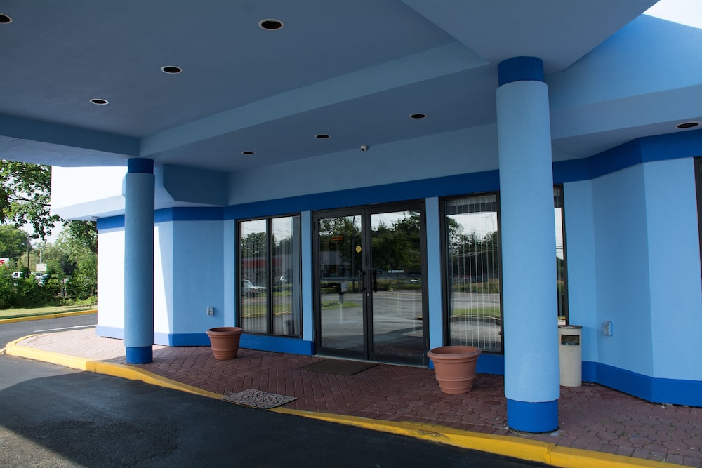 Atlantic Inn & Suites - photo 54