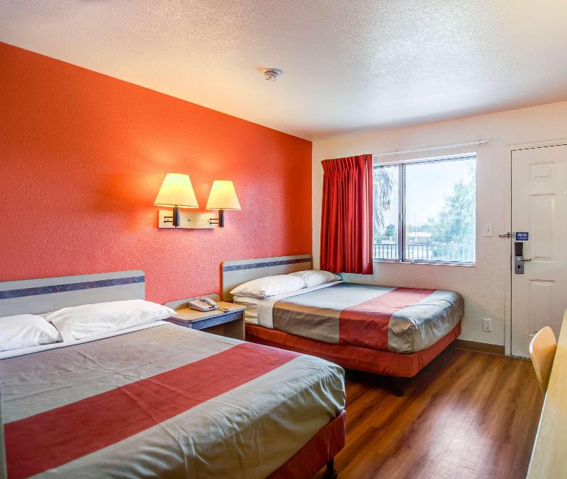 Super 8 by Wyndham Tracy - photo 14