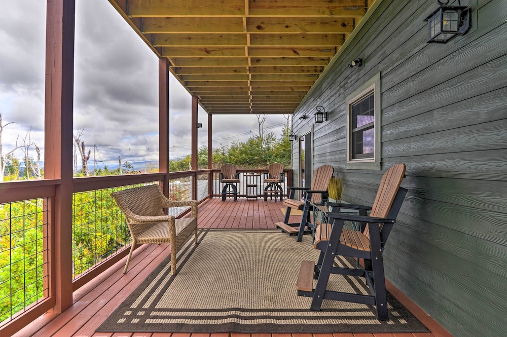 Woodsy Retreat with Fire Pit And Resort Amenities - photo 29