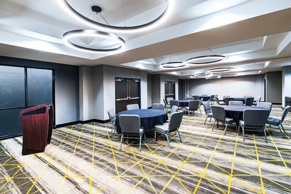 Holiday Inn Hotel & Suites Tulsa South by IHG - photo 42