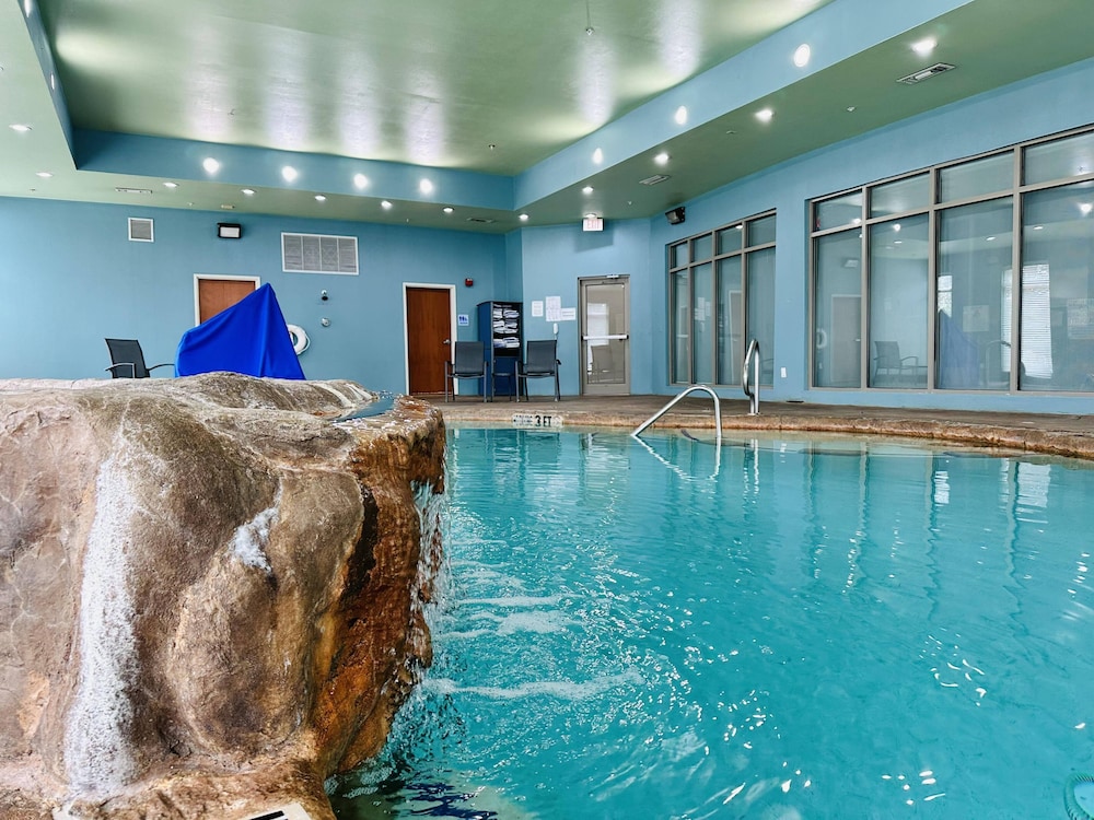 Holiday Inn Express & Suites Mansfield by IHG - photo 37