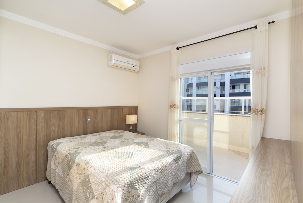 Aluguel Apartamento 3 Quartos 100M Mar 036