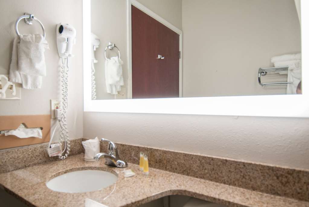 Microtel Inn & Suites by Wyndham Scott Lafayette - photo 19