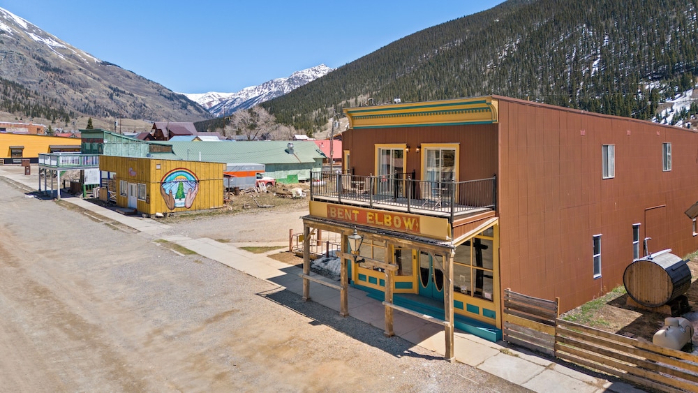 The Bent Elbow Hotel and Restaurant - photo 43