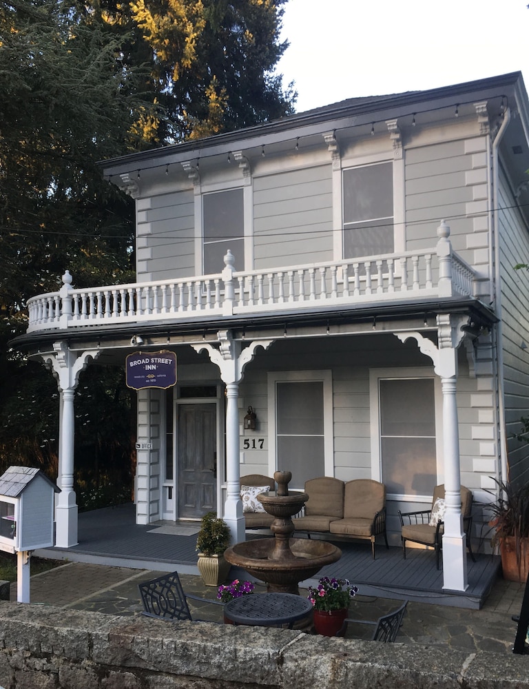 Broad Street Inn — hotel in Nevada