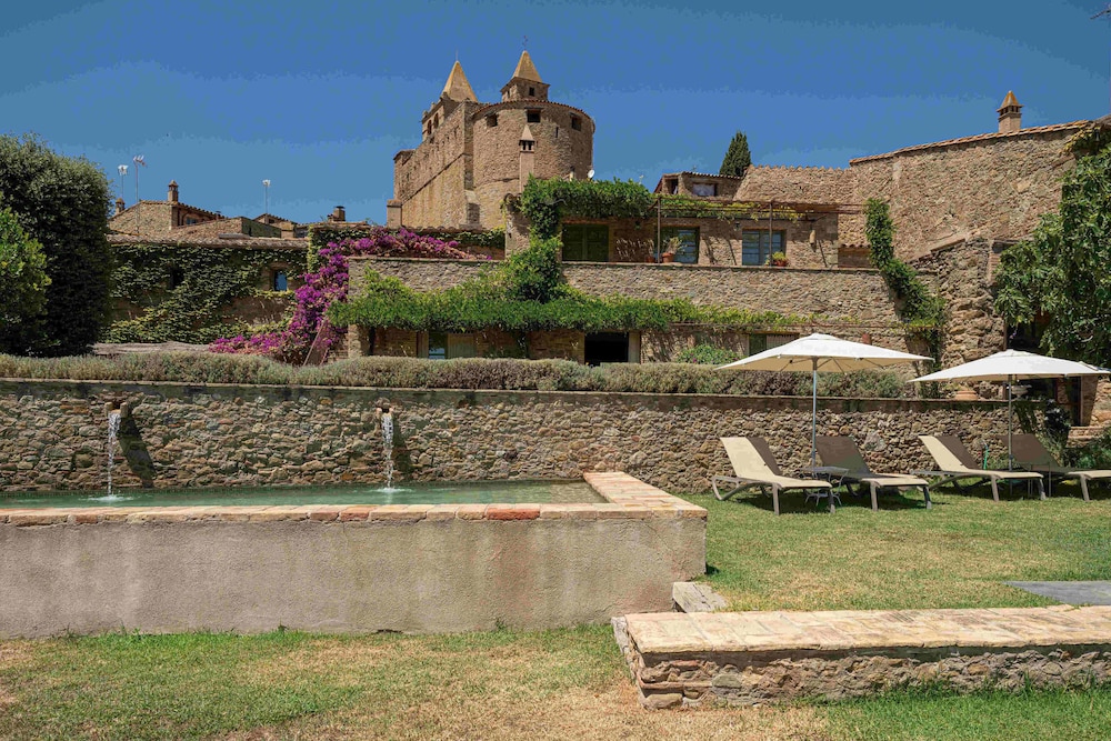 Can Bassa — 4-Star Luxury Hotel in Madremanya, Spain