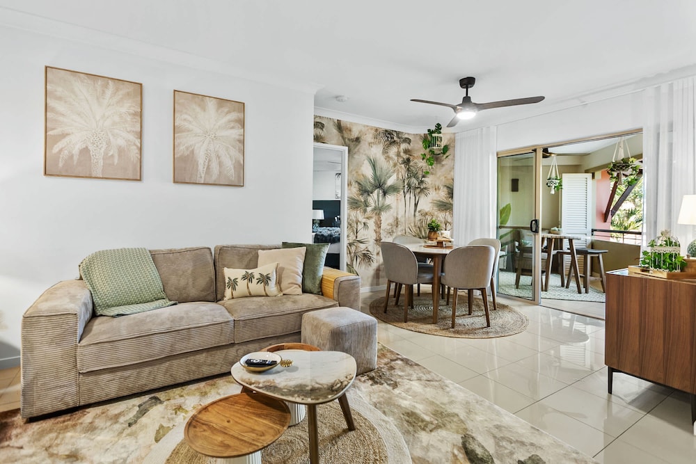 Pineapple Palms Resort 9 Pools Gym in Cairns, Australia