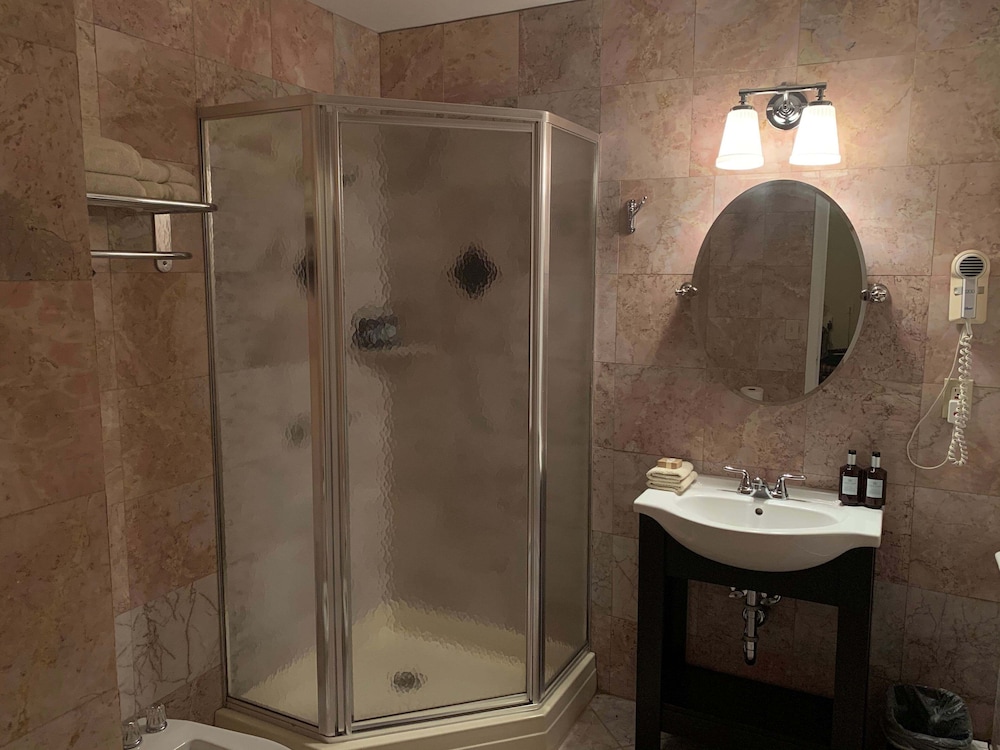 The Copperhood Retreat & Spa - photo 17